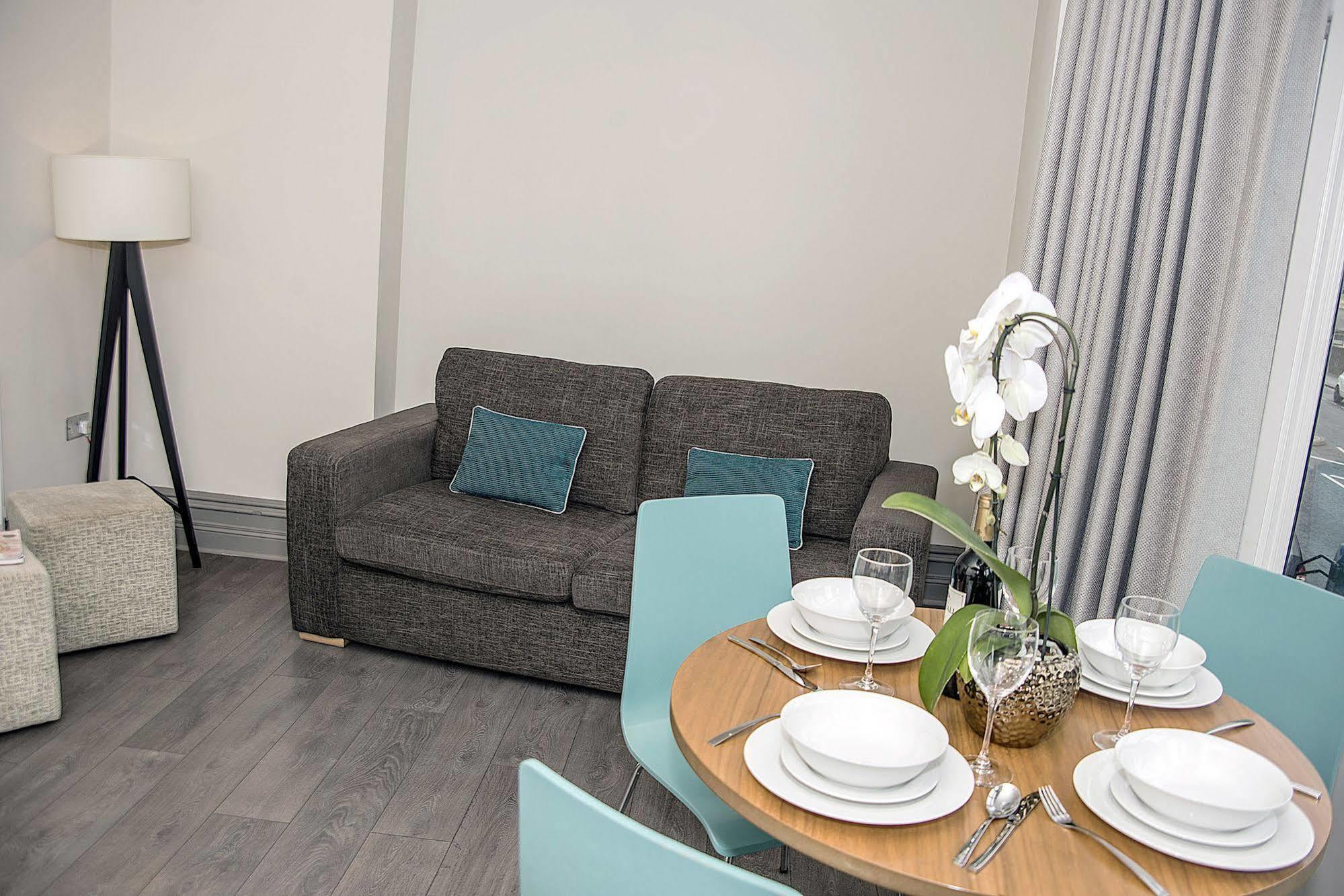 Base Serviced Apartments - City Road Chester Exterior photo