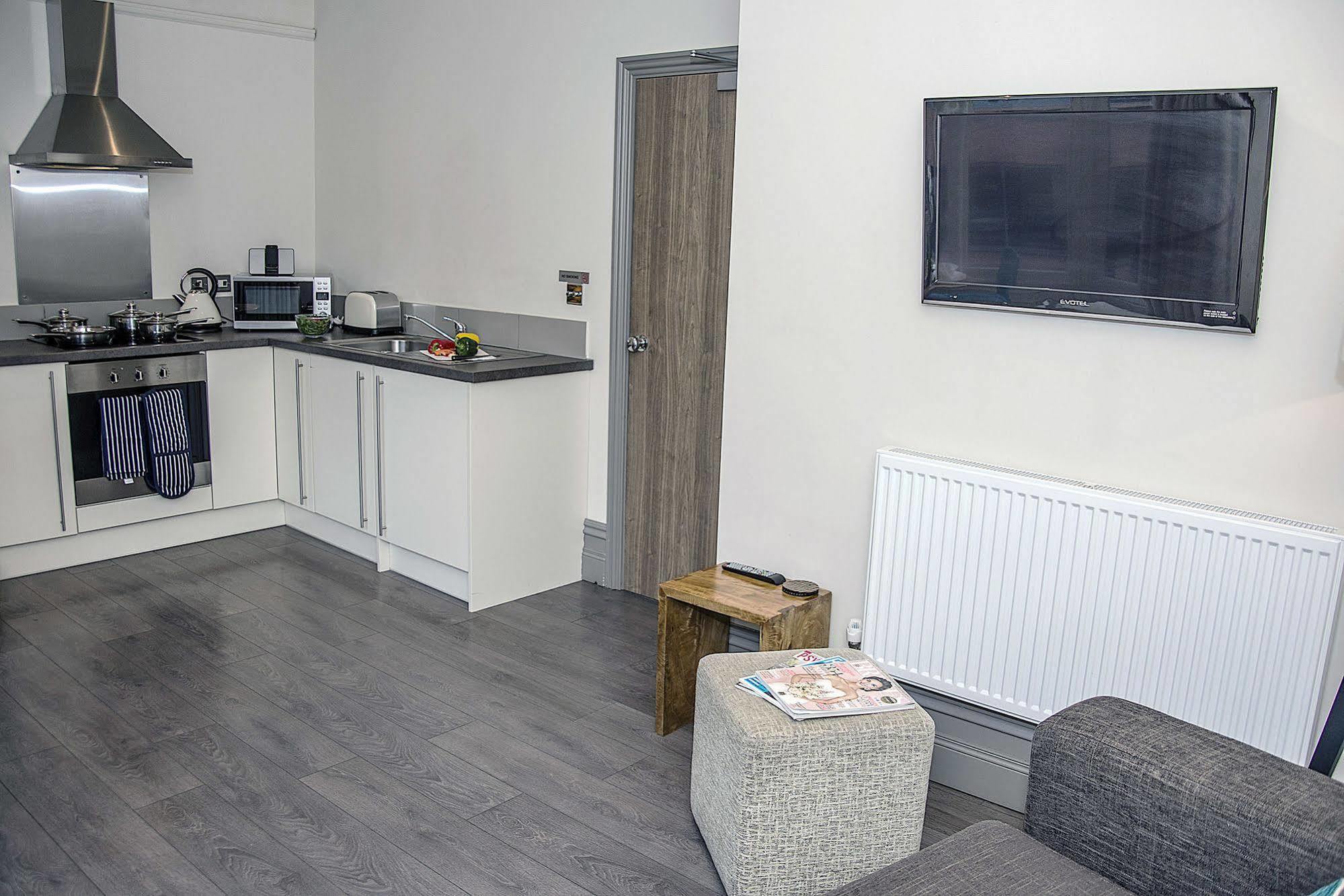 Base Serviced Apartments - City Road Chester Exterior photo