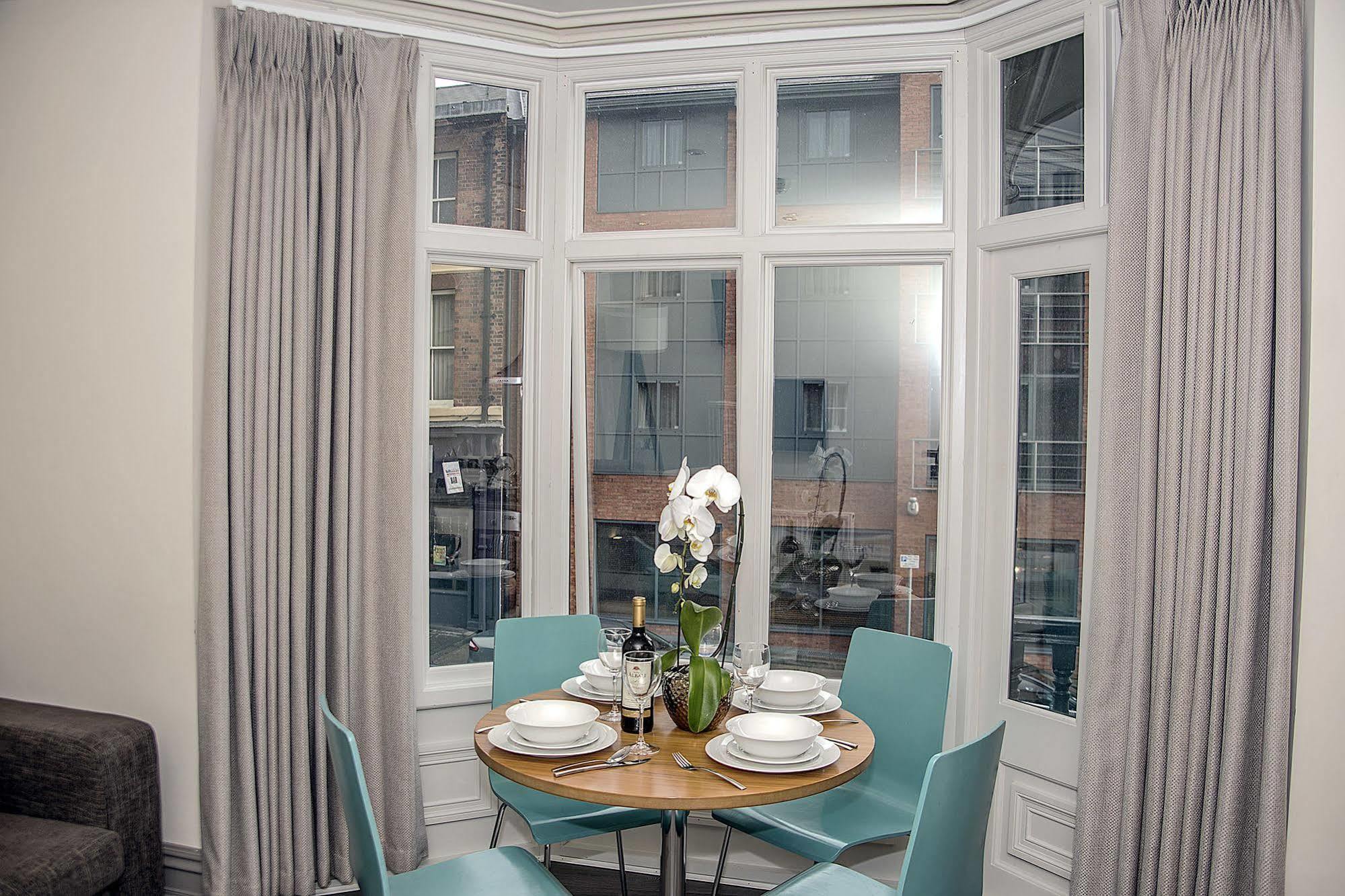 Base Serviced Apartments - City Road Chester Exterior photo