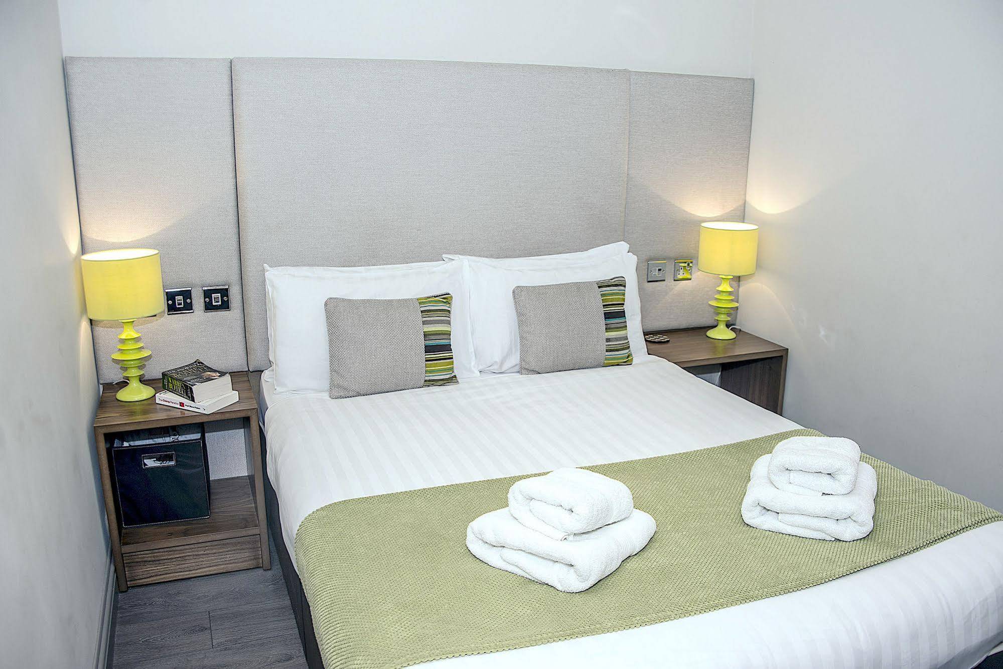 Base Serviced Apartments - City Road Chester Exterior photo