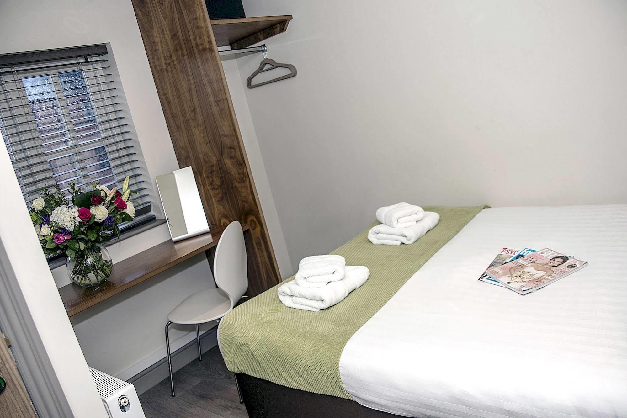 Base Serviced Apartments - City Road Chester Exterior photo